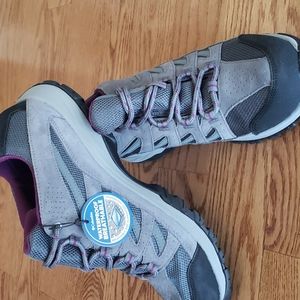 Columbia hiking shoes